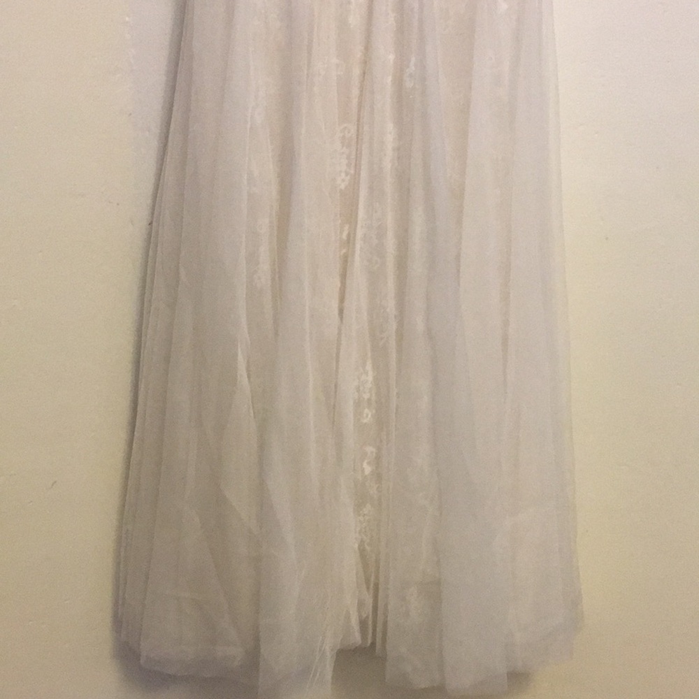 Stunning BCBG Maxazria dress - Picture 4 of 10